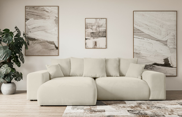 Bezug: Samt, Farbe: Beige - Paros 01, Stellvariante: Ottomane Links, Stoffbeschreibung: PAROS ist ein sehr weicher Möbelstoff mit einer angenehmen Haptik. (50.000 Martindale-Zyklen) 100 % PES, pillingarm(4-5), reibecht(4-5), lichtecht(6|7), Gewicht 260 g/m² ±5 %, Materialzusammensetzung: 100% Polyseter, Pilling Resistenz: 5, Abriebfestigkeit: 4, Scheuerbeständigkeit: 50000 Martindale-Zyklen, Ausstattung: Kissen, Zimmer: Wohnzimmer, Tiefe: 176 cm, Breite: 266 cm, Höhe: 72 cm, Länge der Schlaffläche: 196 cm, Breite der Schlaffläche: 150 cm, Liegehöhe: 45 cm, Anzahl der Sitzflächen: 4, Sitzfüllung: Wellenfeder, Anzahl der Rückenkissen: 5, Art der Rückenkissen: Rückenkissen, Annzahl der Sitzkissen: 2, Anzahl der Zierkissen: 2, Material der Füße: Kunststoff, Höhe der Füße: 5 cm, Farbe der Füße: Schwarz, Tiefe der Armlehnen: 126 cm, Breite der Armlehnen: 32 cm, Höhe der Armlehnen: 57 cm, Breite der Ottomane: 100 cm, Tiefe der Ottomane: 160 cm, Tiefe der Sitzfläche: 116 cm, Sitzhöhe: 45 cm, Art des Stauraumes: Innenfach geschlossen, Schlaffunktion: Mit Schlaffunktion - 1