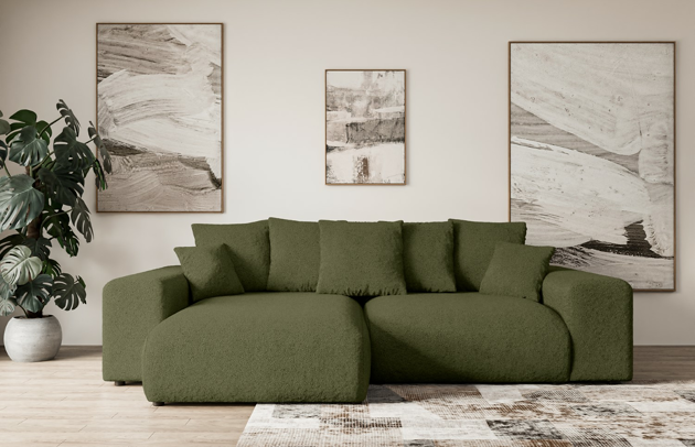 Bezug: Bouclé, Farbe: Grün - Quelle 38, Stellvariante: Ottomane Links, Stoffbeschreibung: Polsterstoff Quelle: hochwertiger Bouclé Stoff, strapazierfähig, atmungsaktiv und pflegeleicht. (80.000 Martindale-Zyklen) 100 % PES, pillingarm(4-5), Gewicht 315 g/m² ±5 %, Materialzusammensetzung: 100% Polyseter, Pilling Resistenz: 5, Abriebfestigkeit: 4, Scheuerbeständigkeit: 80000 Martindale-Zyklen, Ausstattung: Kissen, Zimmer: Wohnzimmer, Tiefe: 176 cm, Breite: 266 cm, Höhe: 72 cm, Länge der Schlaffläche: 196 cm, Breite der Schlaffläche: 150-cm, Liegehöhe: 45 cm, Anzahl der Sitzflächen: 4, Sitzfüllung: Wellenfeder, Anzahl der Rückenkissen: 5, Art der Rückenkissen: Rückenkissen, Annzahl der Sitzkissen: 2, Anzahl der Zierkissen: 2, Material der Füße: Kunststoff, Höhe der Füße: 5 cm, Farbe der Füße: Schwarz, Tiefe der Armlehnen: 126 cm, Breite der Armlehnen: 32 cm, Höhe der Armlehnen: 57 cm, Breite der Ottomane: 100 cm, Tiefe der Ottomane: 160 cm, Tiefe der Sitzfläche: 116 cm, Sitzhöhe: 45 cm, Art des Stauraumes: Innenfach geschlossen - 1