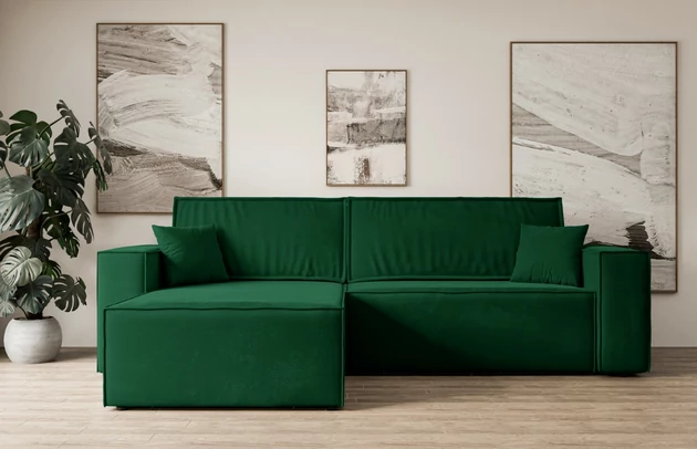 Bezug: Samt, Farbe: Grün - Kronos 19, Stellvariante: Universall - Links/Rechts angeordnet, Stoffbeschreibung: KRONOS: Scheuerfester (50.000 Martindale-Zyklen), flauschiger Möbelstoff mit weicher Plüschoberfläche, lichtecht (5), reibecht (4-5), pillingarm (4). Gewicht 275 g/m2 ±5%., Materialzusammensetzung: 100% Polyester, Pilling Resistenz: 5, Abriebfestigkeit: 5, Scheuerbeständigkeit: 50000 Martindale-Zyklen, Zimmer: Wohnzimmer, Tiefe: 143 cm, Breite: 277 cm, Höhe: 83 cm, Schlaffunktion: Mit Schlaffunktion, Länge der Schlaffläche: 230 cm, Breite der Schlaffläche: 130-cm, Liegehöhe: 40 cm, Anzahl der Sitzflächen: 3, Sitzfüllung: Wellenfeder + T30-Schaumstoff, Anzahl der Rückenkissen: 2, Art der Rückenkissen: Abnehmabr, Annzahl der Sitzkissen: 2, Anzahl der Zierkissen: 2, Material der Füße: Kunststoff, Höhe der Füße: 3,5 cm, Farbe der Füße: Schwarz, Tiefe der Armlehnen: 88 cm, Breite der Armlehnen: 23 cm, Breite der Ottomane: 100 cm, Tiefe der Ottomane: 107 cm, Tiefe der Sitzfläche: 52 cm, Sitzhöhe: 40 cm, Art des Stauraumes: Innenfach geschlossen - 1