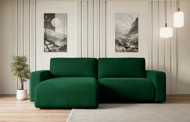 Bezug: Samt, Farbe: Grün - Kronos 19, Stellvariante: Universall - Links/Rechts angeordnet, Stoffbeschreibung: KRONOS: Scheuerfester (50.000 Martindale-Zyklen), flauschiger Möbelstoff mit weicher Plüschoberfläche, lichtecht (5), reibecht (4-5), pillingarm (4). Gewicht 275 g/m2 ±5%., Materialzusammensetzung: 100% Polyester, Pilling Resistenz: 5, Abriebfestigkeit: 5, Scheuerbeständigkeit: 50000 Martindale-Zyklen, Zimmer: Wohnzimmer, Tiefe: 143 cm, Breite: 247 cm, Höhe: 83 cm, Schlaffunktion: Mit Schlaffunktion, Länge der Schlaffläche: 205 cm, Breite der Schlaffläche: 123-cm, Liegehöhe: 40 cm, Anzahl der Sitzflächen: 3, Sitzfüllung: Wellenfeder + T30-Schaumstoff, Anzahl der Rückenkissen: 2, Art der Rückenkissen: Abnehmabr, Annzahl der Sitzkissen: 2, Material der Füße: Kunststoff, Höhe der Füße: 3,5 cm, Farbe der Füße: Schwarz, Tiefe der Armlehnen: 88 cm, Breite der Armlehnen: 23 cm, Breite der Ottomane: 100 cm, Tiefe der Ottomane: 107 cm, Tiefe der Sitzfläche: 52 cm, Sitzhöhe: 40 cm, Art des Stauraumes: Innenfach geschlossen - 1