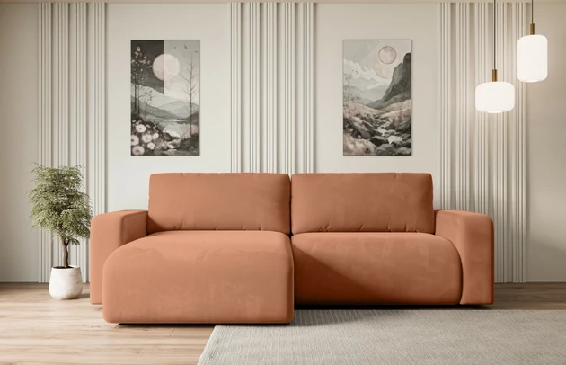 Bezug: Samt, Farbe: Apricot - Kronos 41, Stellvariante: Universall - Links/Rechts angeordnet, Stoffbeschreibung: KRONOS: Scheuerfester (50.000 Martindale-Zyklen), flauschiger Möbelstoff mit weicher Plüschoberfläche, lichtecht (5), reibecht (4-5), pillingarm (4). Gewicht 275 g/m2 ±5%., Materialzusammensetzung: 100% Polyester, Pilling Resistenz: 5, Abriebfestigkeit: 5, Scheuerbeständigkeit: 50000 Martindale-Zyklen, Zimmer: Wohnzimmer, Tiefe: 143 cm, Breite: 247 cm, Höhe: 83 cm, Schlaffunktion: Mit Schlaffunktion, Länge der Schlaffläche: 205 cm, Breite der Schlaffläche: 123-cm, Liegehöhe: 40 cm, Anzahl der Sitzflächen: 3, Sitzfüllung: Wellenfeder + T30-Schaumstoff, Anzahl der Rückenkissen: 2, Art der Rückenkissen: Abnehmabr, Annzahl der Sitzkissen: 2, Material der Füße: Kunststoff, Höhe der Füße: 3,5 cm, Farbe der Füße: Schwarz, Tiefe der Armlehnen: 88 cm, Breite der Armlehnen: 23 cm, Breite der Ottomane: 100 cm, Tiefe der Ottomane: 107 cm, Tiefe der Sitzfläche: 52 cm, Sitzhöhe: 40 cm, Art des Stauraumes: Innenfach geschlossen - 1