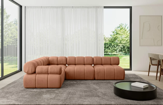 Bezug: Samt, Farbe: Apricot - Monolith 61, Stellvariante: Ottomane Links, Stoffbeschreibung: MONOLITH: Wasserabweisender und leicht zu reinigender Möbelstoff, scheuerfest (100.000 Martindale-Zyklen) lichtecht (5) und pillingarm (4-5), aus 100 % PES, Gewicht 330 g/m2 ±5 %, Materialzusammensetzung: 100% Polyseter, Pilling Resistenz: 4, Abriebfestigkeit: 5, Scheuerbeständigkeit: 100000 Martindale-Zyklen, Zimmer: Wohnzimmer, Tiefe: 190 cm, Breite: 285 cm, Höhe: 70 cm, Anzahl der Sitzflächen: 6, Sitzfüllung: Wellenfeder, Art der Rückenkissen: Rückenlehne - feste, Annzahl der Sitzkissen: 3, Breite der Ottomane: 95 cm, Tiefe der Ottomane: 190 cm, Tiefe der Sitzfläche: 65 cm, Sitzhöhe: 40 cm, Schlaffunktion: Ohne Schlaffunktion - 1