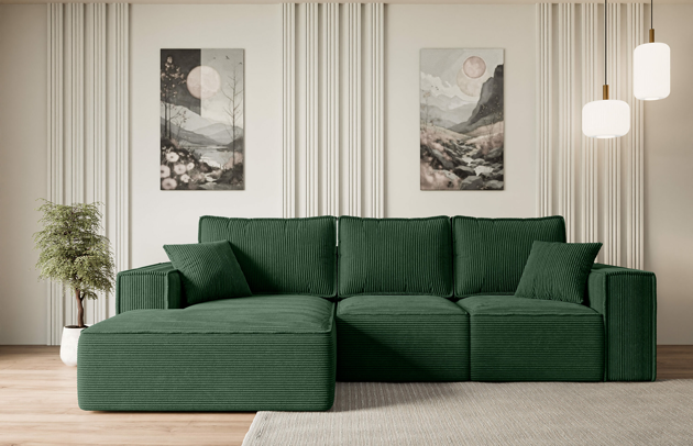 Bezug: Cord, Farbe: Grün - Poso 14, Stellvariante: Ottomane Links, Stoffbeschreibung: POSO ist ein angenehm anzufühlender Velours mit Kordstruktur (35000 MartindaleZyklen) und leicht zu reinigender Möbellstoff, lichtecht (5) und pillingarm (5), Gewicht 380 g/m2 ±5%, Materialzusammensetzung: 90% Polyseter, 10% Nylon, Pilling Resistenz: 5, Abriebfestigkeit: 5, Scheuerbeständigkeit: 30000 Martindale-Zyklen, Ausstattung: Kissen, Zimmer: Wohnzimmer, Tiefe: 161 cm, Breite: 266 cm, Höhe: 87 cm, Schlaffunktion: Mit Schlaffunktion, Länge der Schlaffläche: 215 cm, Breite der Schlaffläche: 120 cm, Liegehöhe: 41 cm, Anzahl der Sitzflächen: 3, Sitzfüllung: Wellenfeder + HR35 und T30-Schaum, Anzahl der Rückenkissen: 3, Art der Rückenkissen: Rückenkissen, Annzahl der Sitzkissen: 3, Anzahl der Zierkissen: 2, Tiefe der Armlehnen: 85 cm, Breite der Armlehnen: 25 cm, Höhe der Armlehnen: 57 cm, Breite der Ottomane: 109 cm, Tiefe der Ottomane: 144 cm, Tiefe der Sitzfläche: 46 cm, Sitzhöhe: 41 cm, Art des Stauraumes: Innenfach geschlossen - 1