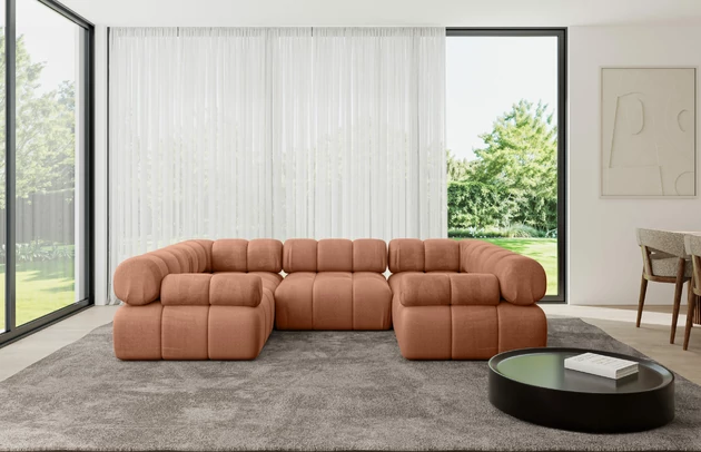 Bezug: Samt, Farbe: Apricot - Monolith 61, Stellvariante: U-Form, Stoffbeschreibung: MONOLITH: Wasserabweisender und leicht zu reinigender Möbelstoff, scheuerfest (100.000 Martindale-Zyklen) lichtecht (5) und pillingarm (4-5), aus 100 % PES, Gewicht 330 g/m2 ±5 %, Materialzusammensetzung: 100% Polyseter, Pilling Resistenz: 4, Abriebfestigkeit: 5, Scheuerbeständigkeit: 100000 Martindale-Zyklen, Zimmer: Wohnzimmer, Tiefe: 190 cm, Breite: 285 cm, Höhe: 70 cm, Anzahl der Sitzflächen: 6, Sitzfüllung: Wellenfeder und T30-Schaum, Art der Rückenkissen: Rückenlehne - feste, Annzahl der Sitzkissen: 3, Breite der Ottomane: 95 cm, Tiefe der Ottomane: 190 cm, Tiefe der Sitzfläche: 65 cm, Sitzhöhe: 40 cm, Schlaffunktion: Ohne Schlaffunktion - 1