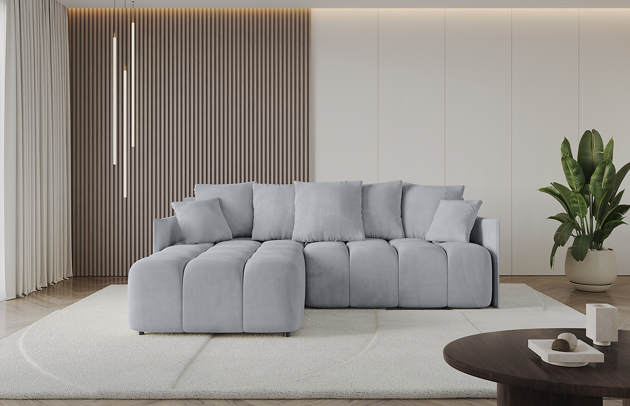 Bezug: Samt, Farbe: Grau - Dream Velvet 202.17, Stellvariante: Ottomane Links, Stoffbeschreibung: Polsterstoff Dream Velvet: Wasserabweisender und leicht zu reinigender Möbelstoff, scheuerfest (30.000 Martindale-Zyklen) lichtecht (6) und pillingarm (4-5), aus 100 % PES, Gewicht 360 g/m2 ±5 %, Materialzusammensetzung: 100% Polyseter, Pilling Resistenz: 4, Abriebfestigkeit: 5, Scheuerbeständigkeit: 100000 Martindale-Zyklen, Ausstattung: Kissen, Zimmer: Wohnzimmer, Tiefe: 189 cm, Breite: 251 cm, Höhe: 68 cm, Länge der Schlaffläche: 237 cm, Breite der Schlaffläche: 159 cm, Liegehöhe: 45 cm, Anzahl der Sitzflächen: 4, Sitzfüllung: Wellenfeder + HR35 und T30-Schaum, Anzahl der Rückenkissen: 5, Art der Rückenkissen: Rückenkissen, Annzahl der Sitzkissen: 2, Anzahl der Zierkissen: 2, Tiefe der Armlehnen: 104 cm, Breite der Armlehnen: 7 cm, Höhe der Armlehnen: 63 cm, Breite der Ottomane: 104 cm, Tiefe der Ottomane: 173 cm, Tiefe der Sitzfläche: 88 cm, Sitzhöhe: 45 cm, Art des Stauraumes: Innenfach geschlossen, Schlaffunktion: Mit Schlaffunktion - 1
