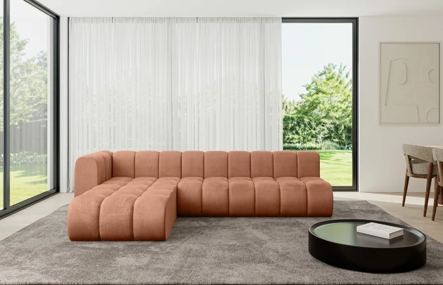 Bezug: Samt, Farbe: Apricot - Monolith 61, Stellvariante: Ottomane Links, Stoffbeschreibung: MONOLITH: Wasserabweisender und leicht zu reinigender Möbelstoff, scheuerfest (100.000 Martindale-Zyklen) lichtecht (5) und pillingarm (4-5), aus 100 % PES, Gewicht 330 g/m2 ±5 %, Materialzusammensetzung: 100% Polyseter, Pilling Resistenz: 4, Abriebfestigkeit: 5, Scheuerbeständigkeit: 100000 Martindale-Zyklen, Zimmer: Wohnzimmer, Tiefe: 177 cm, Breite: 296 cm, Höhe: 70 cm, Anzahl der Sitzflächen: 5, Sitzfüllung: Wellenfeder, Art der Rückenkissen: Rückenlehne - feste, Breite der Ottomane: 87 cm, Tiefe der Ottomane: 90 cm, Tiefe der Sitzfläche: 62 cm, Sitzhöhe: 40 cm, Schlaffunktion: Ohne Schlaffunktion - 1