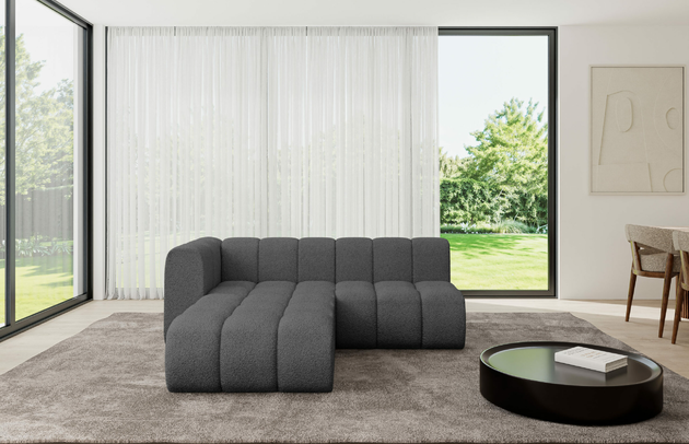 Bezug: Bouclé, Farbe: Grau - Quelle 92, Stellvariante: Ottomane Links, Stoffbeschreibung: Polsterstoff Quelle: hochwertiger Bouclé Stoff, strapazierfähig, atmungsaktiv und pflegeleicht. (80.000 Martindale-Zyklen) 100 % PES, pillingarm(4-5), Gewicht 315 g/m² ±5 %, Materialzusammensetzung: 100% Polyseter, Pilling Resistenz: 5, Abriebfestigkeit: 5, Scheuerbeständigkeit: 80000 Martindale-Zyklen, Zimmer: Wohnzimmer, Tiefe: 177 cm, Breite: 205 cm, Höhe: 70 cm, Anzahl der Sitzflächen: 4, Sitzfüllung: Wellenfeder, Art der Rückenkissen: Rückenlehne - feste, Breite der Ottomane: 87 cm, Tiefe der Ottomane: 90 cm, Tiefe der Sitzfläche: 62 cm, Sitzhöhe: 40 cm, Schlaffunktion: Ohne Schlaffunktion - 1